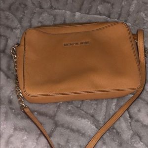 Michael kors crossbody